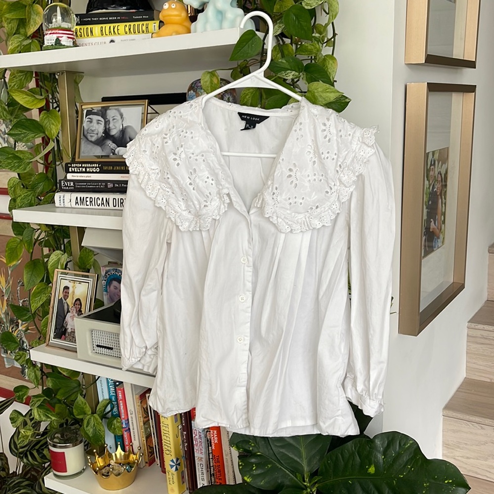 Embroidered wide collar button down